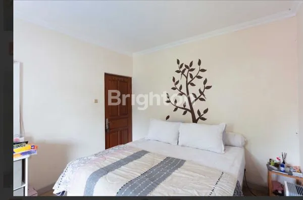 image RUMAH BAGUS SIAP HUNI, KOLAM RENANG & GARASI 4 MOBIL (4)