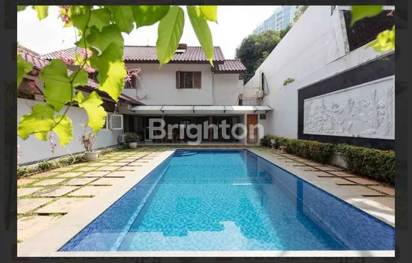 image RUMAH BAGUS SIAP HUNI, KOLAM RENANG & GARASI 4 MOBIL (5)