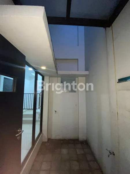 image RUMAH 2 LANTAI DI KEPUTIH, SHM, 3 KT (7)