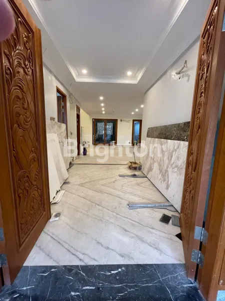 image RUMAH VILLA CITRALAND SENTRA RAYA SURABAYA (1)