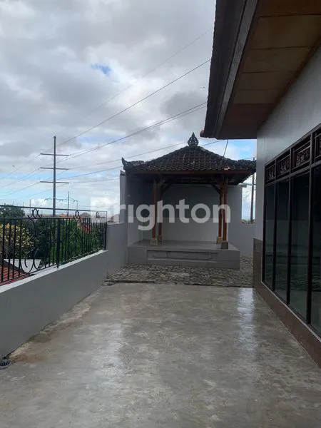 image DIJUAL RUMAH 3 LANTAI DI GATOT SUBROTO, PADANG SAMBEAN (1)