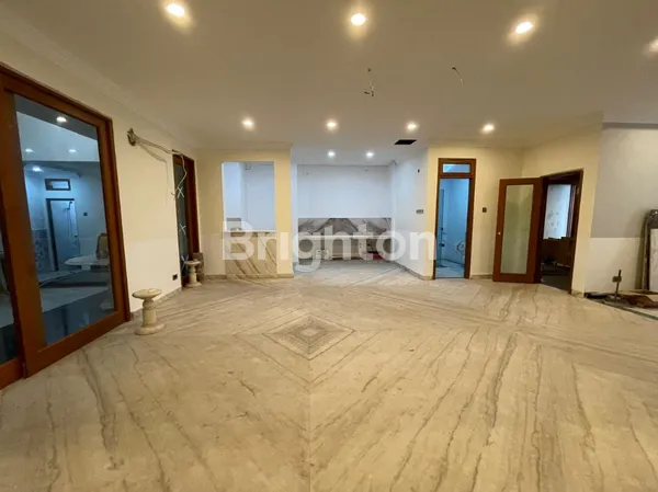 image RUMAH VILLA CITRALAND SENTRA RAYA SURABAYA (8)