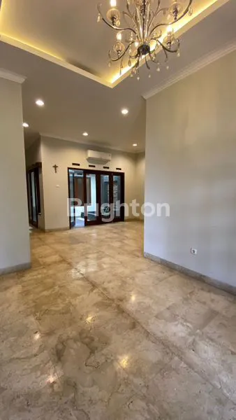 image RUMAH MEWAH SIAP HUNI DI SINGGASANA PRADANA BANDUNG (7)