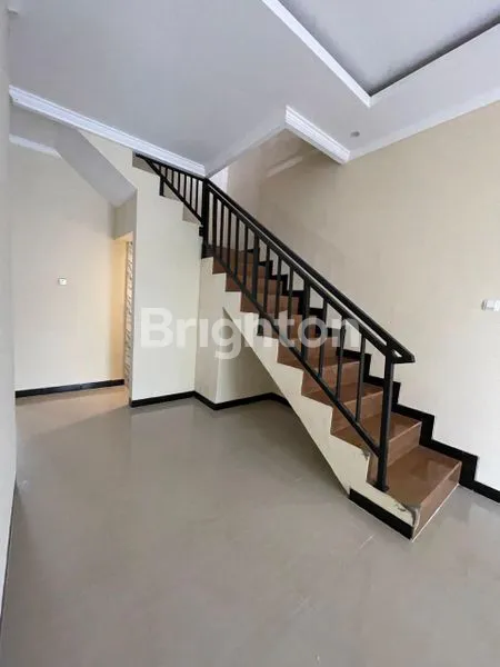 image DIJUAL RUMAH 2 LANTAI – DALUNG, ABIAN BASE (LOKASI STRATEGIS)  PERUMAHAN CEMARA GIRI, DALUNG – ABIAN BASE (7)