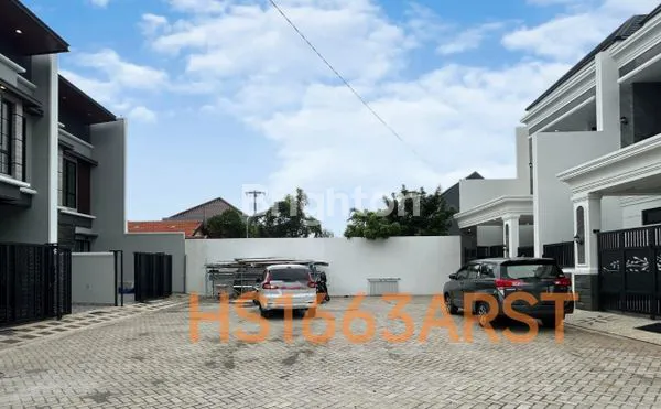 image RUMAH ARAYA GRESS AMERICAN CLASSIC ROW JALAN LEBAR (7)