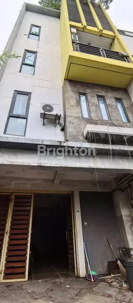 image RUMAH KOS DI JKT BARAT AREA KOSAN PENGHASILAN PERBULAN 25 JUTAAN LOKASI STRATEGIS BEBAS BANJIR (1)