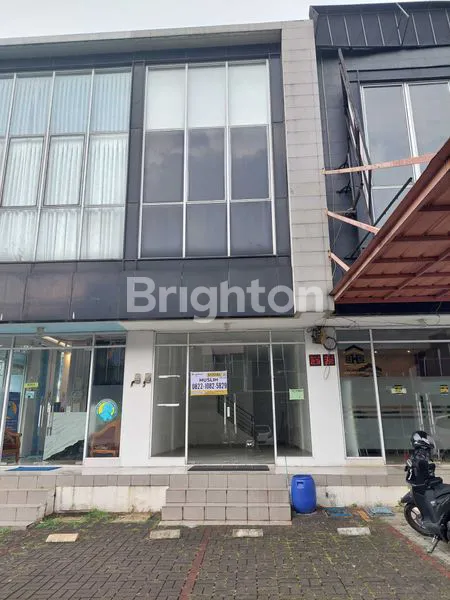 image RUKO PREMIUM 2 LANTAI LT48M LB105M MADISON SQUARE KOTA WISATA CIBUBUR (3)