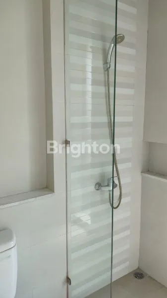 image RUMAH MEWAH 3 LANTAI, FLYING GARDEN, SHM, SIAP HUNI (7)