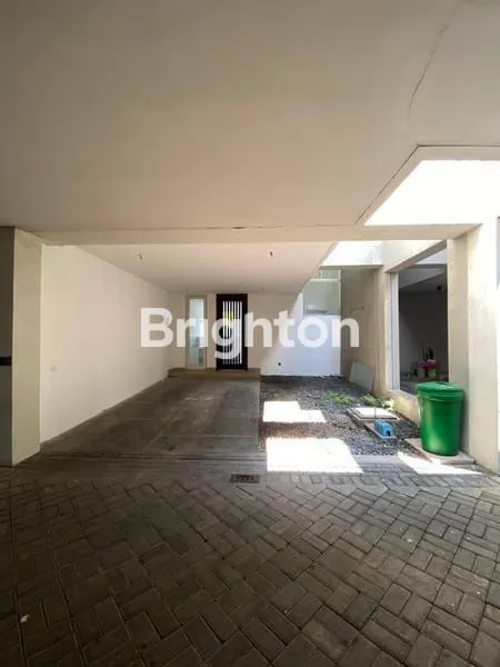 image RUMAH MEWAH 3 LANTAI, FLYING GARDEN, SHM, SIAP HUNI (3)