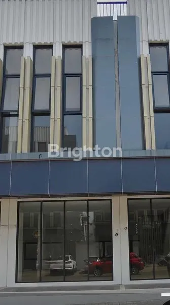 image RUKO PREMIUM 2 LANTAI LT48M LB105M MADISON SQUARE KOTA WISATA CIBUBUR (4)