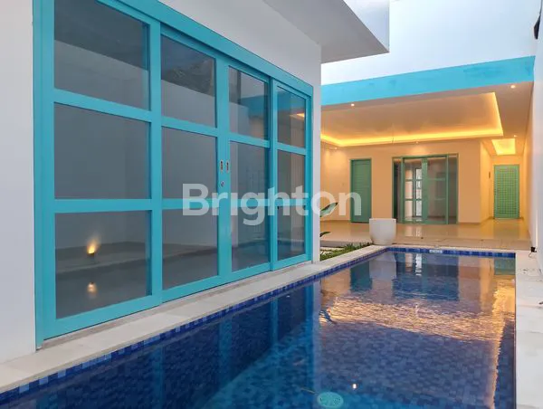 image HUNIAN EKSKLUSIF SANTORINI STYLE, 2KT, DEKAT PANTAI MELASTI (5)