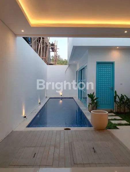 image HUNIAN EKSKLUSIF SANTORINI STYLE, 2KT, DEKAT PANTAI MELASTI (1)