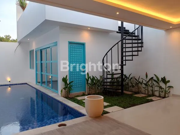 image HUNIAN EKSKLUSIF SANTORINI STYLE, 2KT, DEKAT PANTAI MELASTI (2)