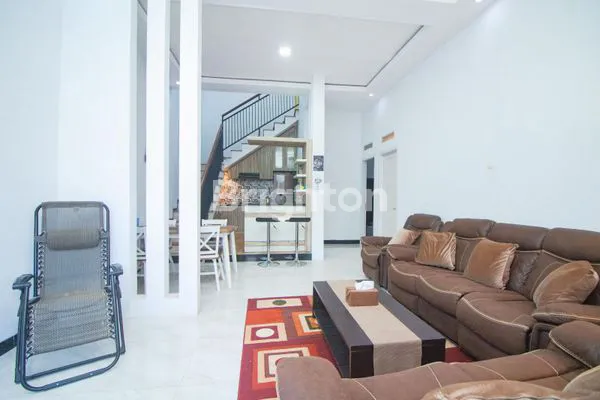 image RUMAH VILLA FURNISHED DI BATU DEKAT ALUN2 BATU  (2)