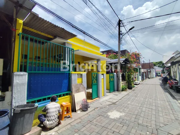 image BULAK SETRO, KENJERAN RUMAH KOS 1.5 LANTAI ROW 1 MOBIL NEGO (1)