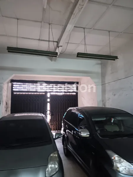 image RUKO PABEAN CANTIKAN TERAWAT LOKASI YANG STRATEGIS KARENA BERADA DI TENGAH KOTA SURABAYA (2)