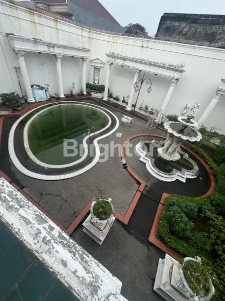 image RUMAH BINTANG DIPONGGO CLASSIC FULL MARMER SWIMMING POOL PERUMAHAN ELITE SURABAYA BARAT LOKASI SANGAT STRATEGIS DEKAT AKSES TOL DAN KE PUSAT KOTA (4)