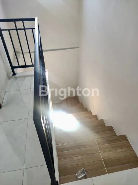 image RUMAH ONE GATE SYSTEM, 2 LANTAI DENGAN 2 KAMAR TIDUR DI SESETAN, DENPASAR SELATAN\N (6)