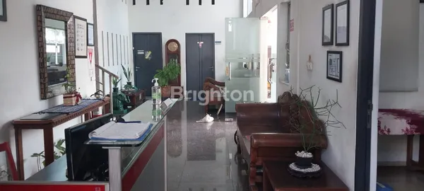 image GEDUNG KANTOR DI JL. OLAHRAGA  KEMANGGISAN JAKARTA BARAT LOKASI STRATEGIS DEKAT PINTU TOL, UNIVERSITAS DAN PERKANTORAN, COCOK UNTUK SEGALA USAHA PARKIRAN LUAS (4)