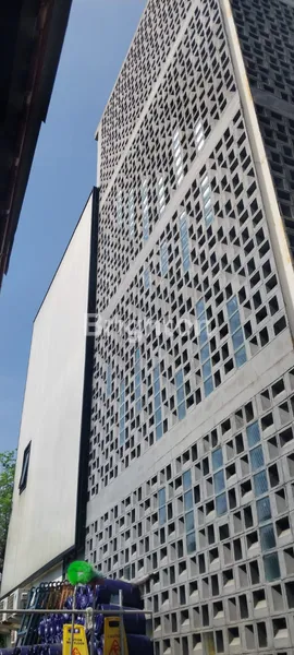 image GEDUNG KANTOR DI JL. OLAHRAGA  KEMANGGISAN JAKARTA BARAT LOKASI STRATEGIS DEKAT PINTU TOL, UNIVERSITAS DAN PERKANTORAN, COCOK UNTUK SEGALA USAHA PARKIRAN LUAS (6)