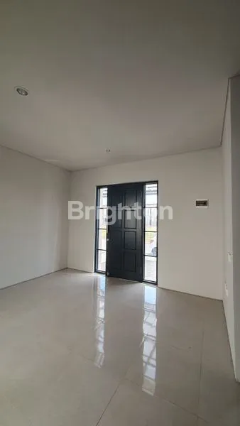 SEWA RUMAH BARU GRESS SIAP HUNI OPRA CITY BARAT SURABAYA
