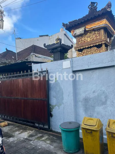 image RUMAH LANTAI SATU DENGAN TIGA KAMAR TIDUR, LOKASI STRATEGIS DEKAT TIARA MONANG MANING  DENPASAR BARAT\N (6)