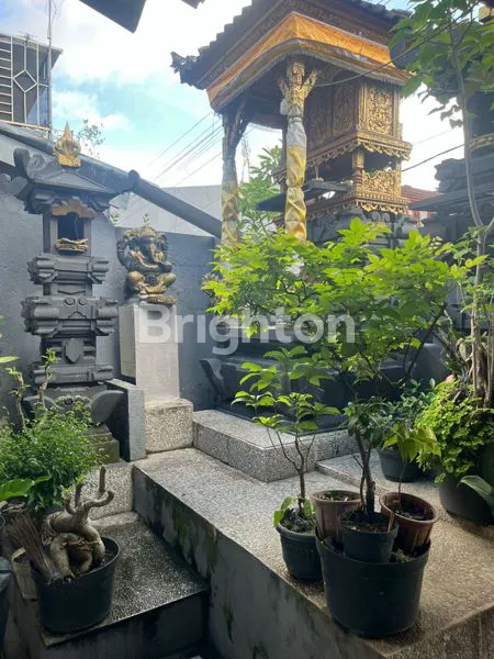 image RUMAH LANTAI SATU DENGAN TIGA KAMAR TIDUR, LOKASI STRATEGIS DEKAT TIARA MONANG MANING  DENPASAR BARAT\N (7)