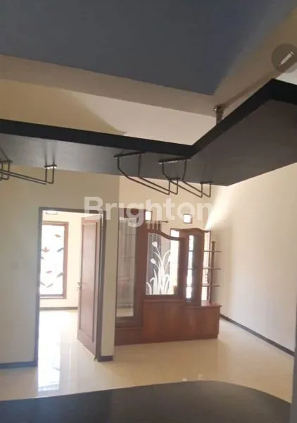 image RUMAH SEMI FURNISHED STRATEGIS DI WIYUNG SURABAYA (2)