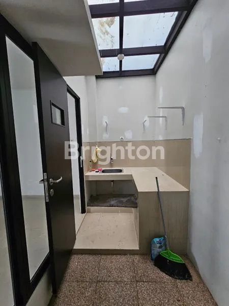 image RUMAH 2 LANTAI LOKASI STRATEGIS DEKAT PAKUWON CITY PARK SHANGHAI KEPUTIH ARAYA KERTAJAYA SUTOREJO MULYOSARI ITS HANG TUAH  (4)