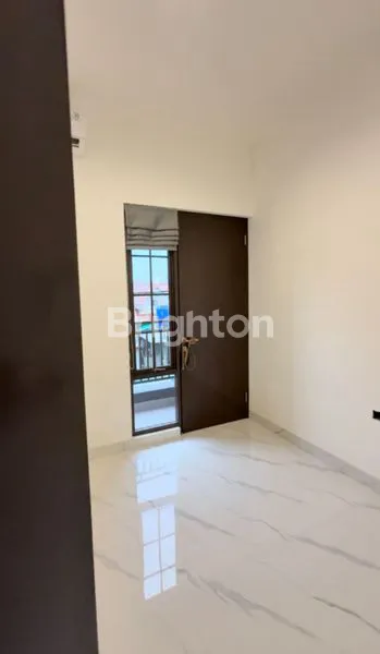 image RUMAH 2 LANTAI FULL FURNISHED DI MELATI MAS BSD (5)
