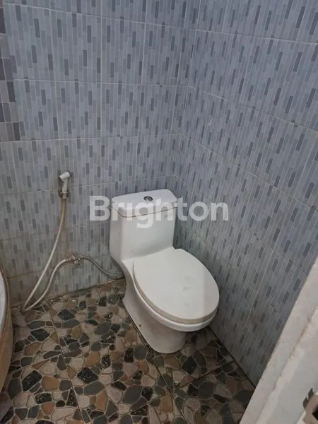 image RUMAH 1 LANTAI DI KAWASAN PERUMAHAN GIRI HILLS JIMBARAN, LINGKUNGAN TENANG DAN STRATEGIS, COCOK UNTUK HUNIAN MAUPUN INVESTASI. (4)