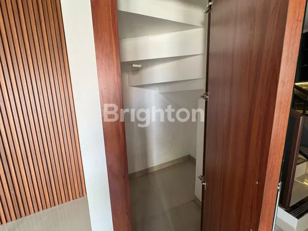 image RUMAH MEWAH 2 LANTAI DENPASAR SELATAN (8)