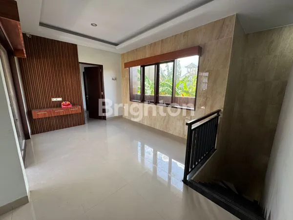 image RUMAH MEWAH 2 LANTAI DENPASAR SELATAN (4)