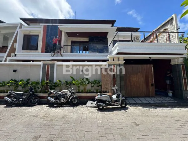 image RUMAH MEWAH 2 LANTAI DENPASAR SELATAN (1)
