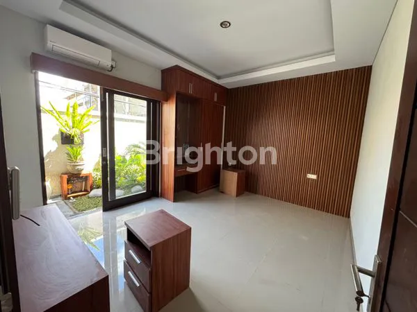 image RUMAH MEWAH 2 LANTAI DENPASAR SELATAN (6)