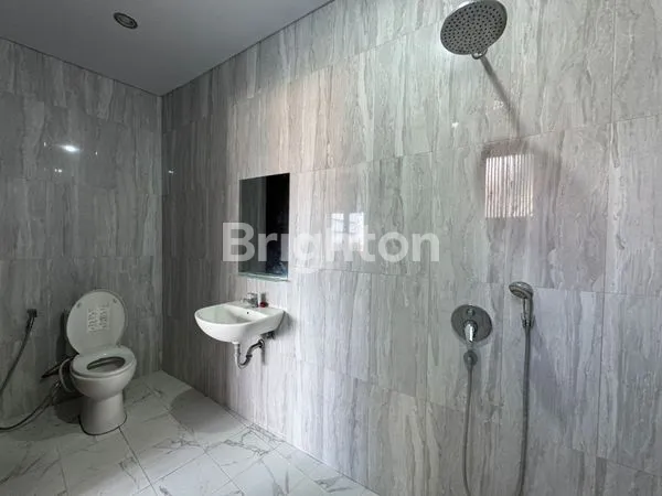 image RUMAH MEWAH 2 LANTAI DENPASAR SELATAN (5)