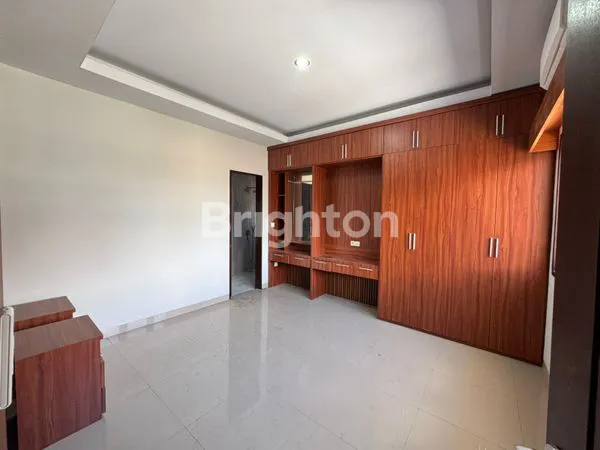 image RUMAH MEWAH 2 LANTAI DENPASAR SELATAN (7)