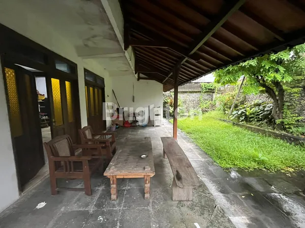 image TANAH LUAS 1.000 M² BONUS 2 BANGUNAN VILLA DI KEROBOKAN–SEMINYAK | ASET LANGKA DI AREA PREMIUM (3)