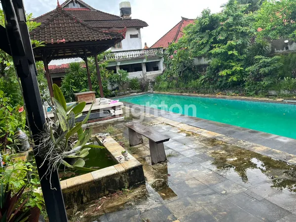 image TANAH LUAS 1.000 M² BONUS 2 BANGUNAN VILLA DI KEROBOKAN–SEMINYAK | ASET LANGKA DI AREA PREMIUM (4)