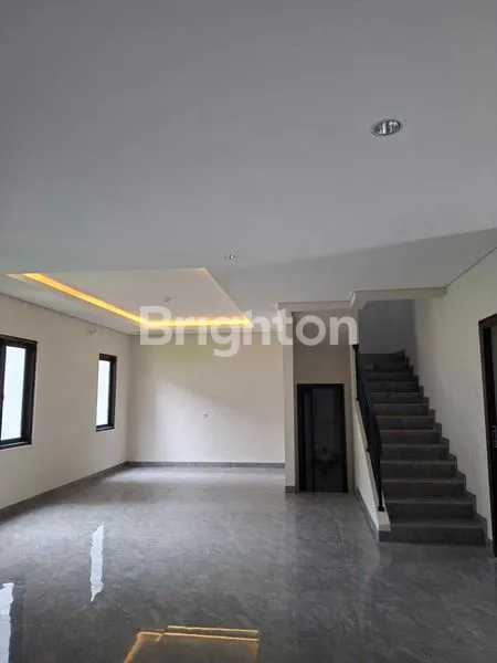 image DI JUAL RUMAH 2 LANTAI, SIAP HUNI, CANTIK, STRATEGIS AMAN & NYAMAN  CLUSTER DENHAAG KOTA WISATA CIBUBUR (4)