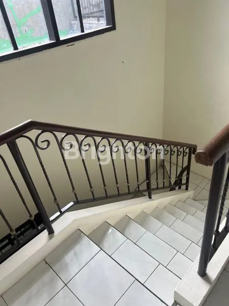 image RUMAH 2 LANTAI SHM DI LEGENDA WISATA, LT 119M² (3)