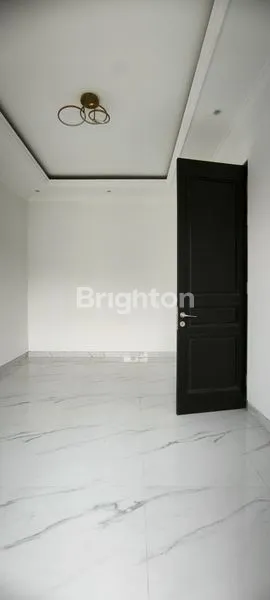 image JARANG ADA  ARAYA. LOKASI CIAMIK. NEW HOUSE . JALAN BOULEVARD 2 M AN. HOOK (3)