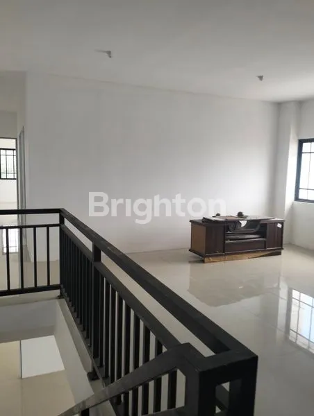 image RUKO 3 LANTAI STRATEGIS DI BOTANIA 1, DEKAT ODESSA (8)