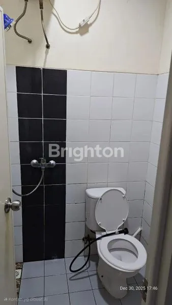 image RUMAH STRATEGIS DI SERPONG GARDEN 2, SEMI FURNISHED (8)