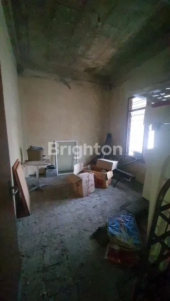 image RUKO 2 LANTAI HOOK DI ALUN-ALUN KOTA LAMONGAN (8)