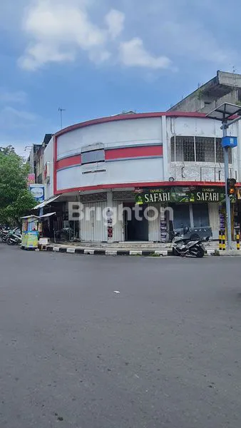 image RUKO 2 LANTAI HOOK DI ALUN-ALUN KOTA LAMONGAN (1)