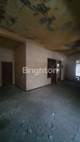 image RUKO 2 LANTAI HOOK DI ALUN-ALUN KOTA LAMONGAN (7)