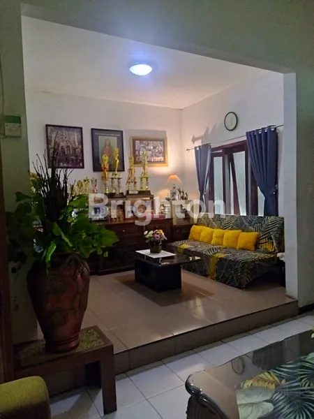 image HUNIAN MODERN & NYAMAN – LEBAR 9 METER, CARPORT 2 MOBIL! (4)