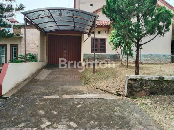 image RUMAH HALAMAN LUAS POSISI HOOK DI GRAHA TAMAN BUNGA BSB CITY SEMARANG (3)