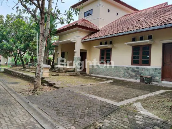 image RUMAH HALAMAN LUAS POSISI HOOK DI GRAHA TAMAN BUNGA BSB CITY SEMARANG (4)